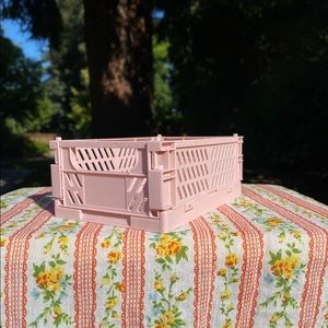 Foldable & Stackable Crate in Blossom Pink